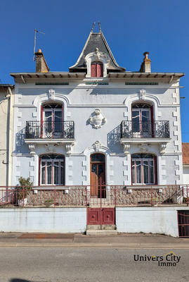 Maison - 135 m² - 6 pièces