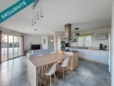 Maison - 92 m² - 4 pièces