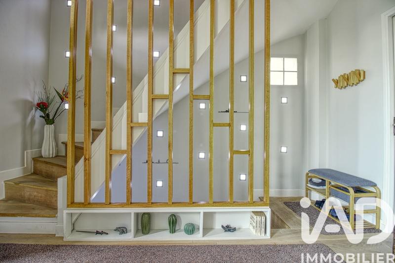 Maison - 232 m² - 9 pièces