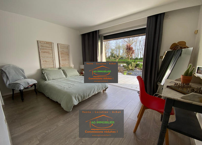 Maison - 341 m² - 9 pièces