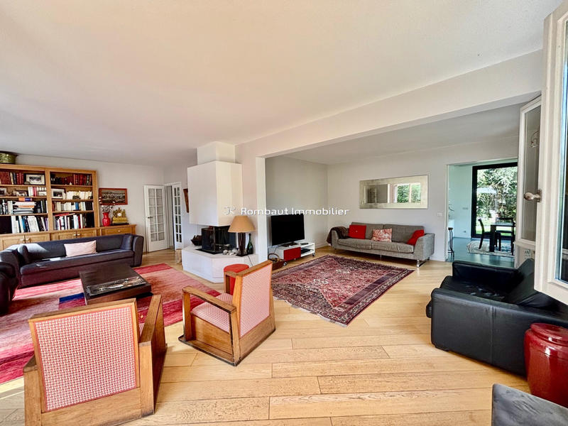 Maison - 210 m² - 9 pièces