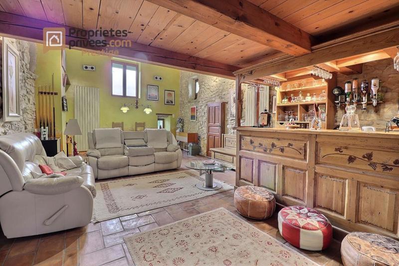 Demeure - 331 m² - 9 pièces