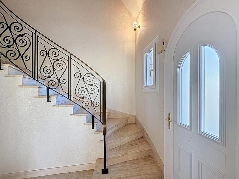 Maison - 121 m² - 5 pièces