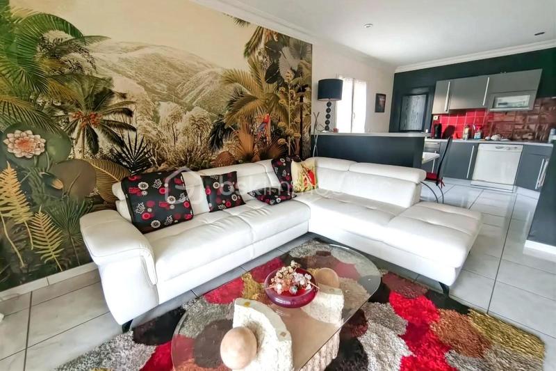 Maison - 90 m² - 5 pièces