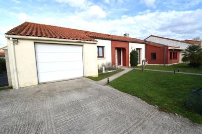 Maison - 121 m² - 6 pièces