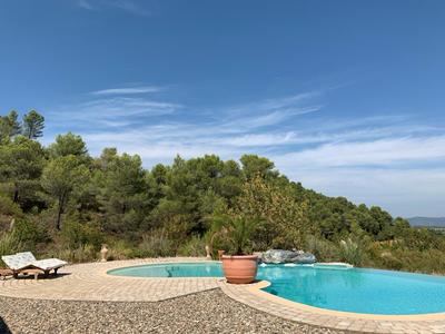 Demeure - 225 m² - 7 pièces