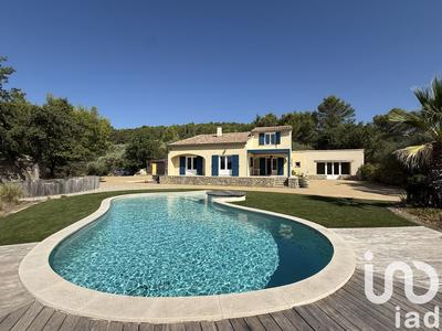 Maison - 200 m² - 7 pièces