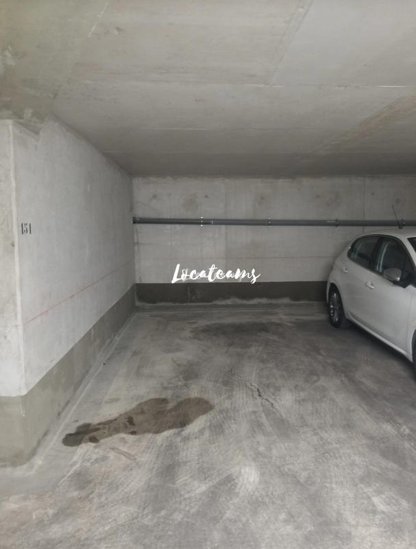 Parking / Garage - 13 m²