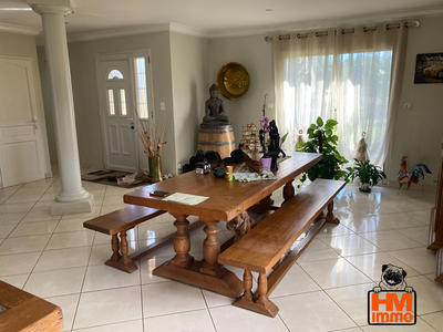 Maison - 207 m² - 7 pièces