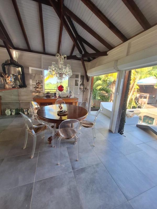 Maison - 140 m² - 5 pièces