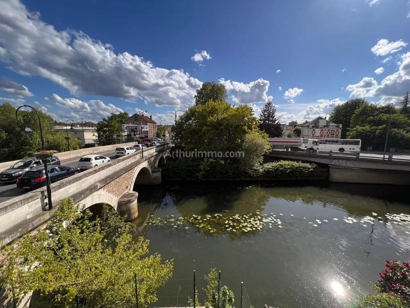 Appartement - 85 m² - 3 pièces