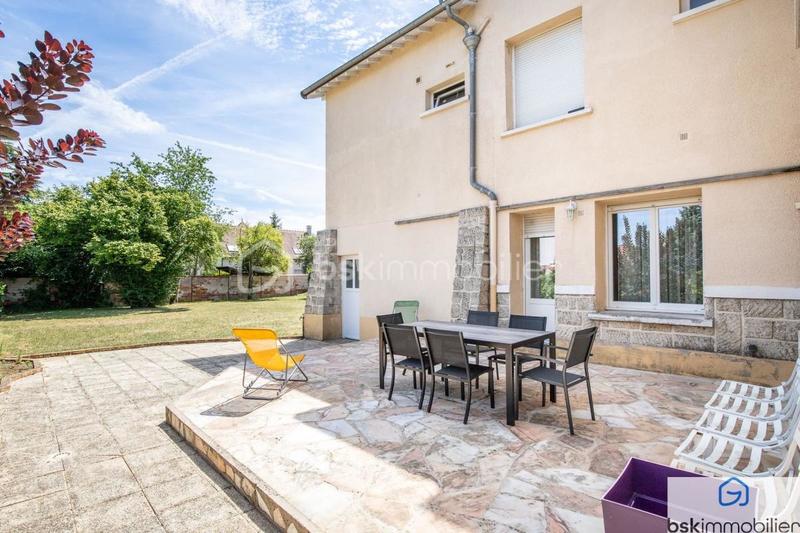 Maison - 320 m² - 10 pièces