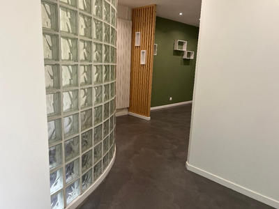 Local commercial - 74 m² - 6 pièces