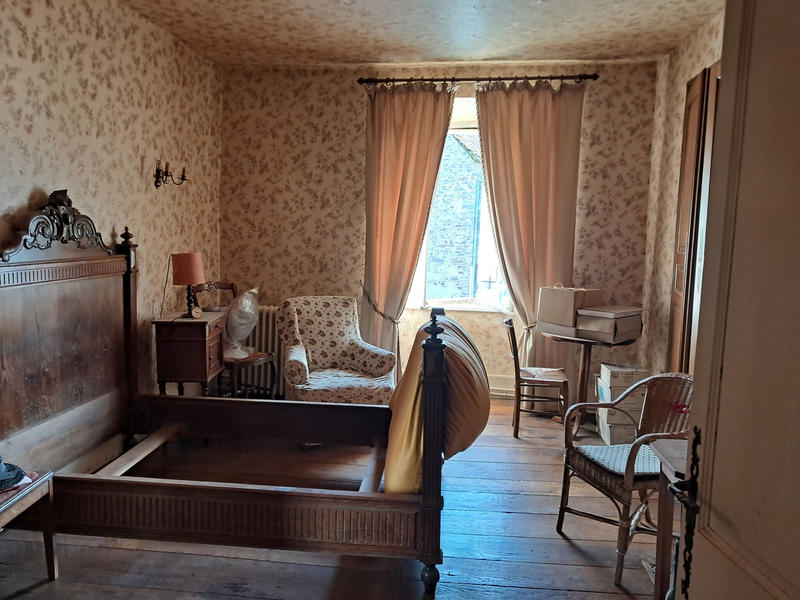 Maison - 210 m² - 8 pièces