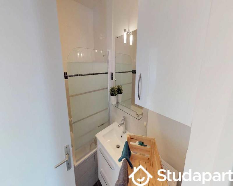 Chambre - 70 m² - 1 pièce