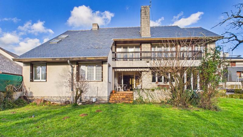 Villa - 238 m² - 9 pièces