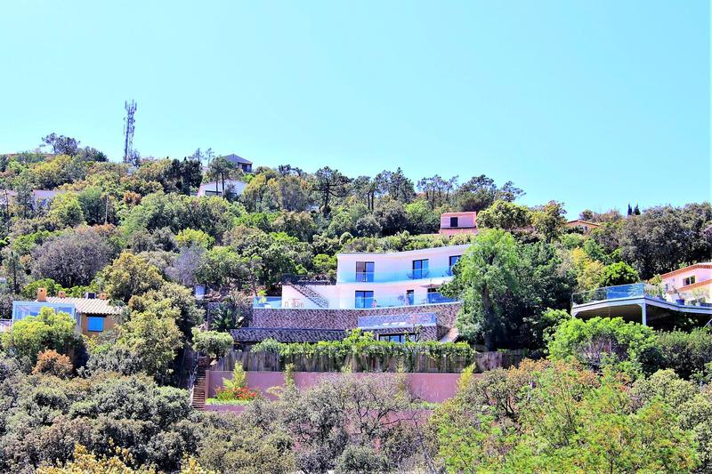 Maison contemporaine - 310 m² - 8 pièces