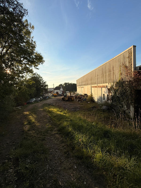 Parking / Garage - 980 m²