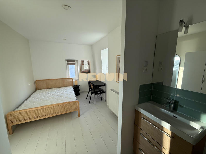 Maison - 230 m² - 9 pièces