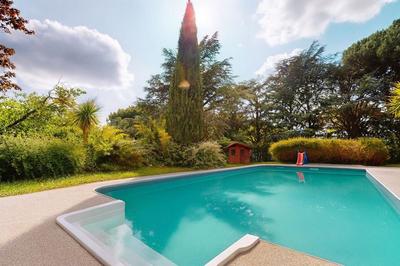 Maison - 300 m² - 9 pièces