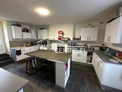 Maison - 185 m² - 6 pièces