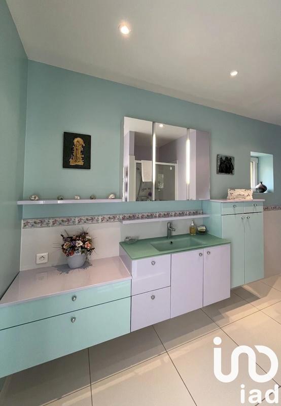 Maison - 260 m² - 10 pièces