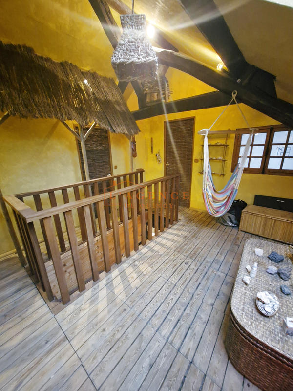 Propriété - 361 m² - 12 pièces