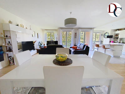 Appartement - 122 m² - 4 pièces