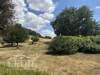 Propriété - 230 m² - 7 pièces