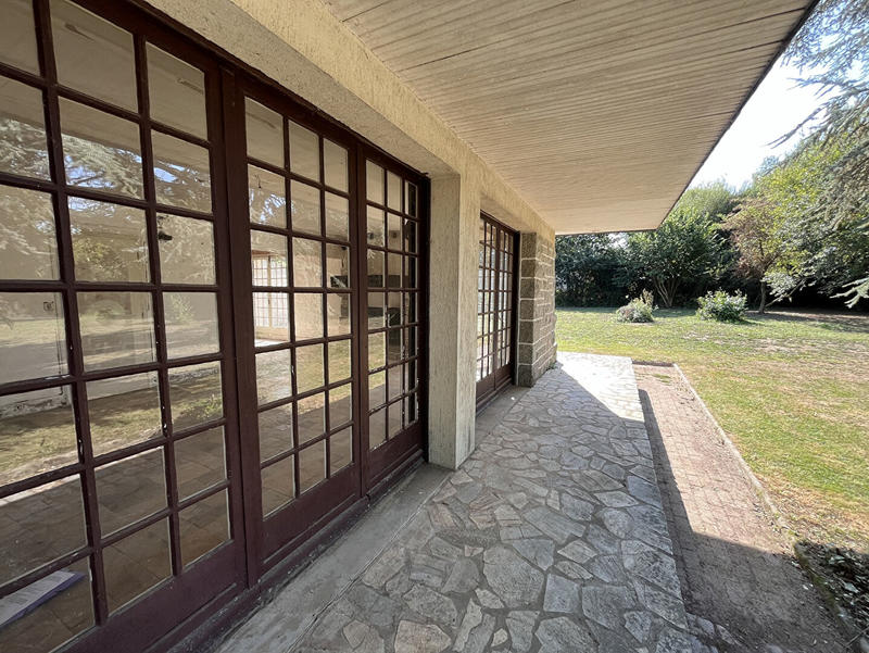 Maison - 250 m² - 6 pièces