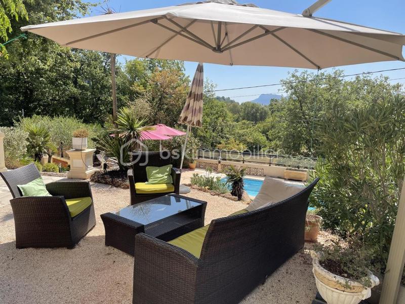 Villa - 80 m² - 4 pièces