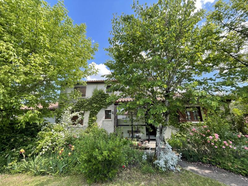 Maison traditionnelle - 136 m² - 5 pièces