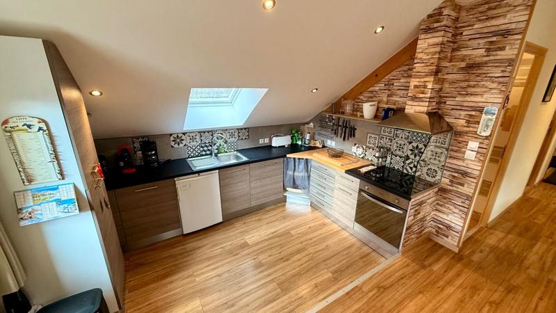 Maison - 224 m² - 9 pièces