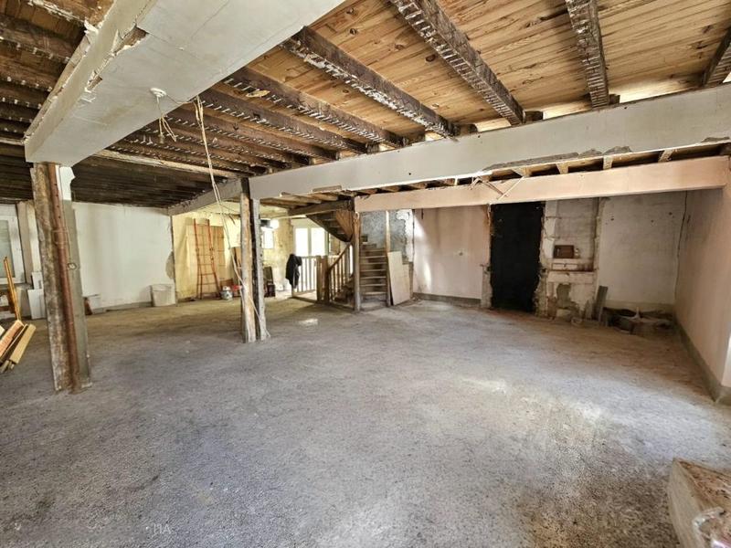 Maison - 368 m² - 8 pièces