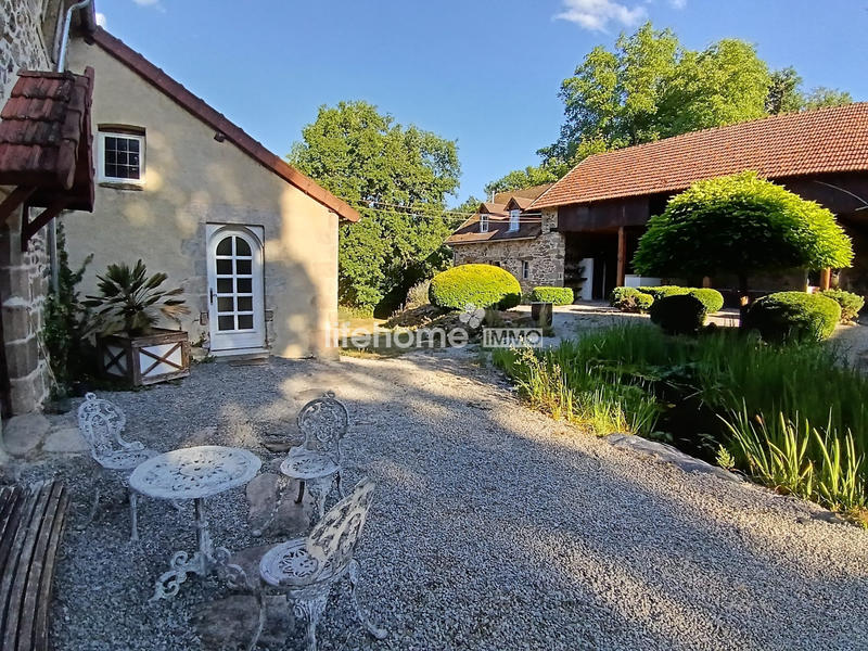 Maison - 210 m² - 6 pièces