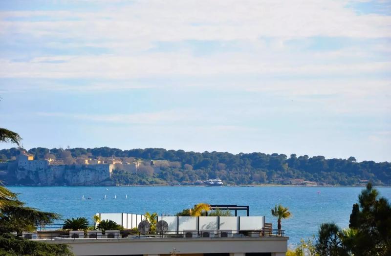 Appartement - 90 m² - 3 pièces