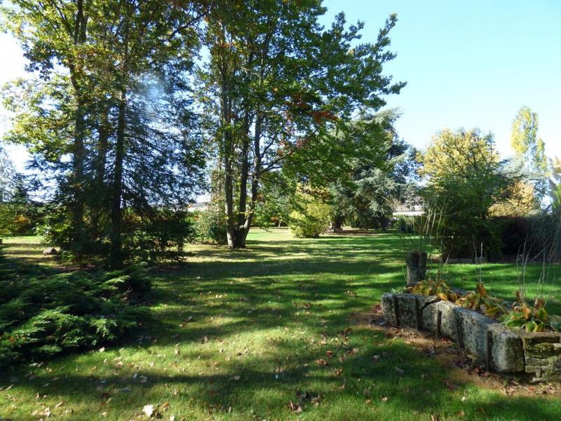 Maison - 330 m² - 8 pièces