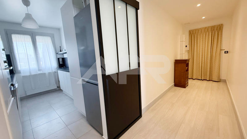 Appartement - 92 m² - 4 pièces