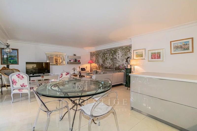 Appartement - 93 m² - 4 pièces