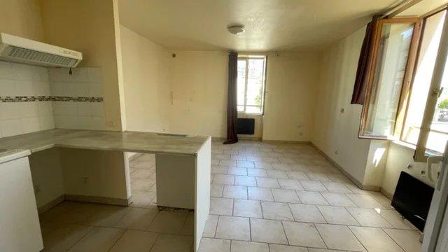 Immeuble - 84 m² - 3 pièces