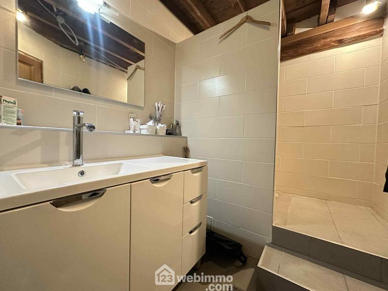 Maison - 255 m² - 8 pièces