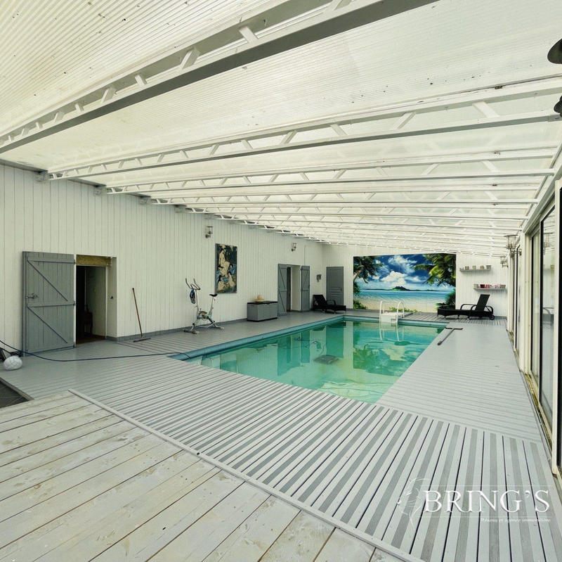 Maison - 340 m² - 6 pièces