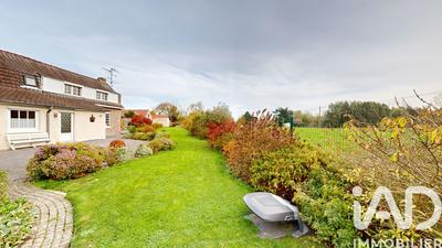 Maison - 180 m² - 8 pièces