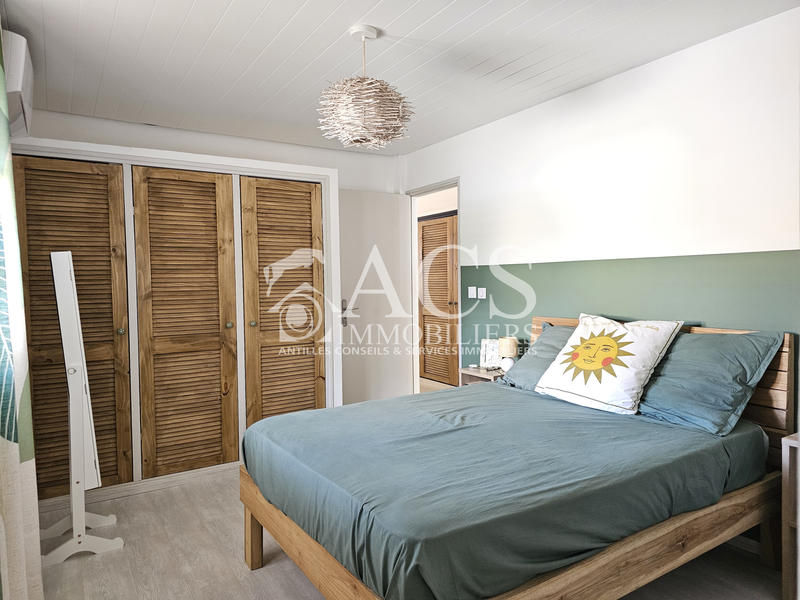 Maison - 204 m² - 7 pièces