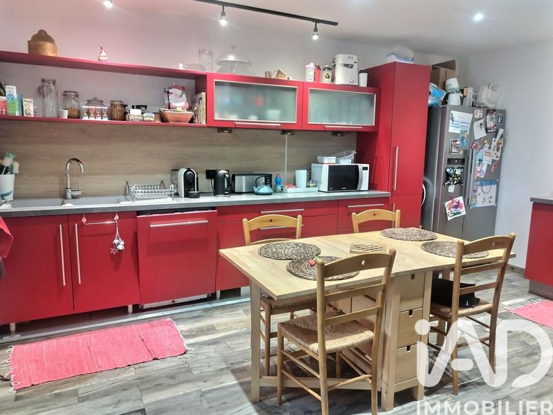 Maison - 200 m² - 8 pièces