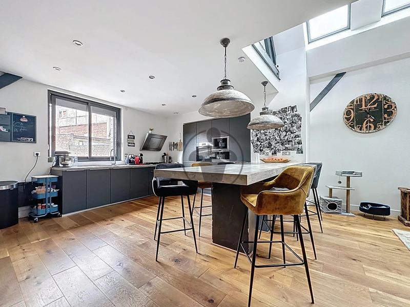 Appartement - 142 m² - 5 pièces