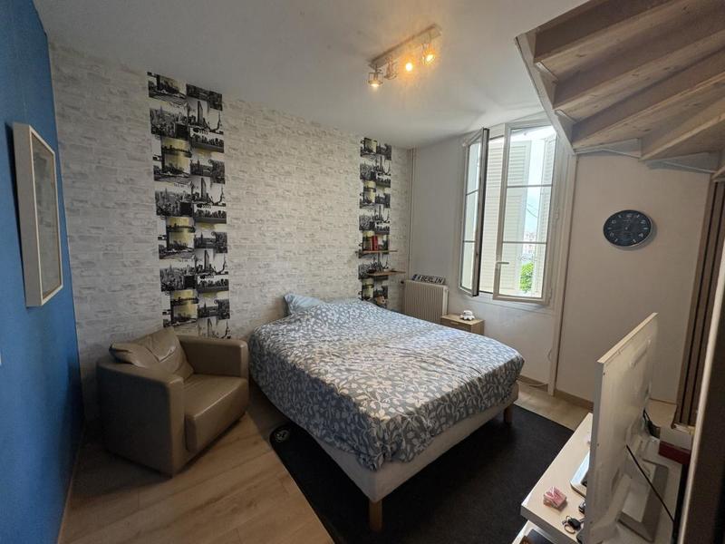 Appartement - 100 m² - 5 pièces