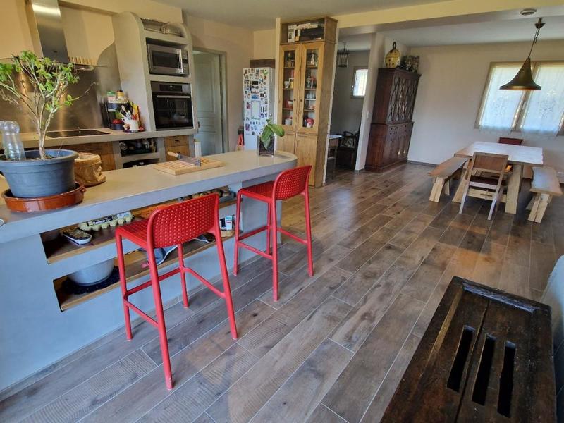 Maison - 217 m² - 6 pièces