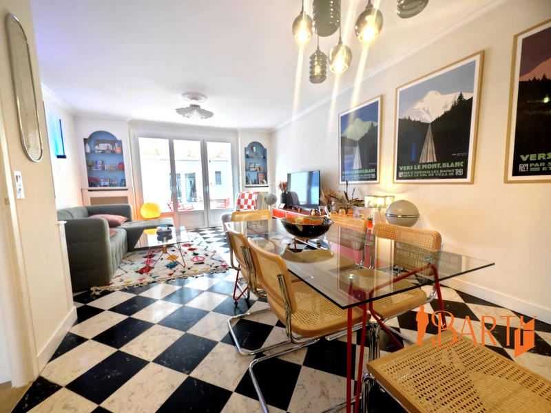 Maison - 325 m² - 4 pièces