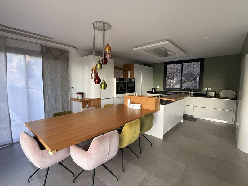 Villa - 300 m² - 9 pièces